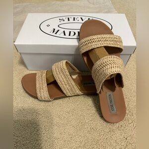Steve Madden Raffia sandals. Size 9